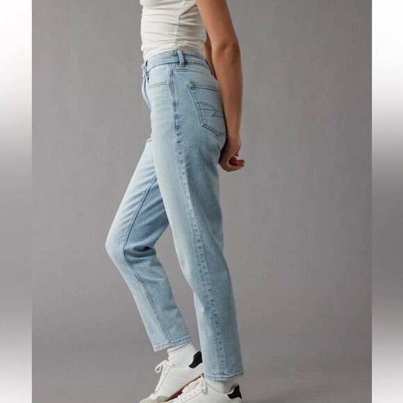 American Eagle Strigid Curvy Mom Jean Blue breeze size 2 NWT‎ in packaging - Picture 2 of 9